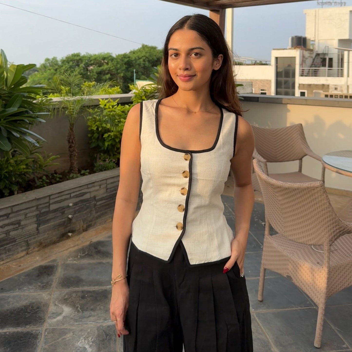 Gaia Vest (Beige)