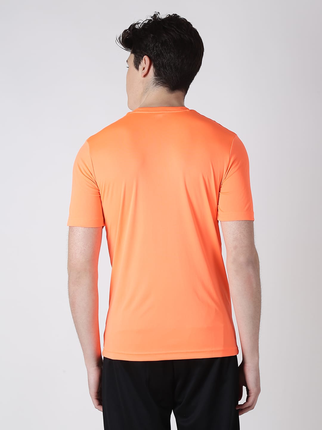 Alcis Men Orange Solid Round Neck T-shirt