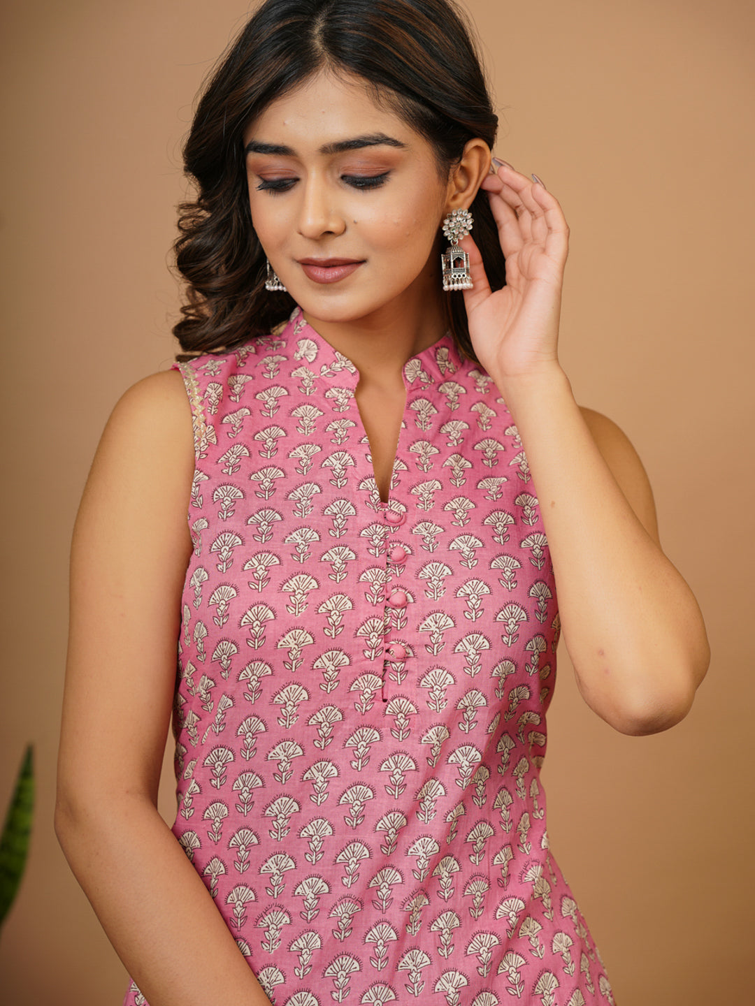 Pink Buta B.P. Kurti