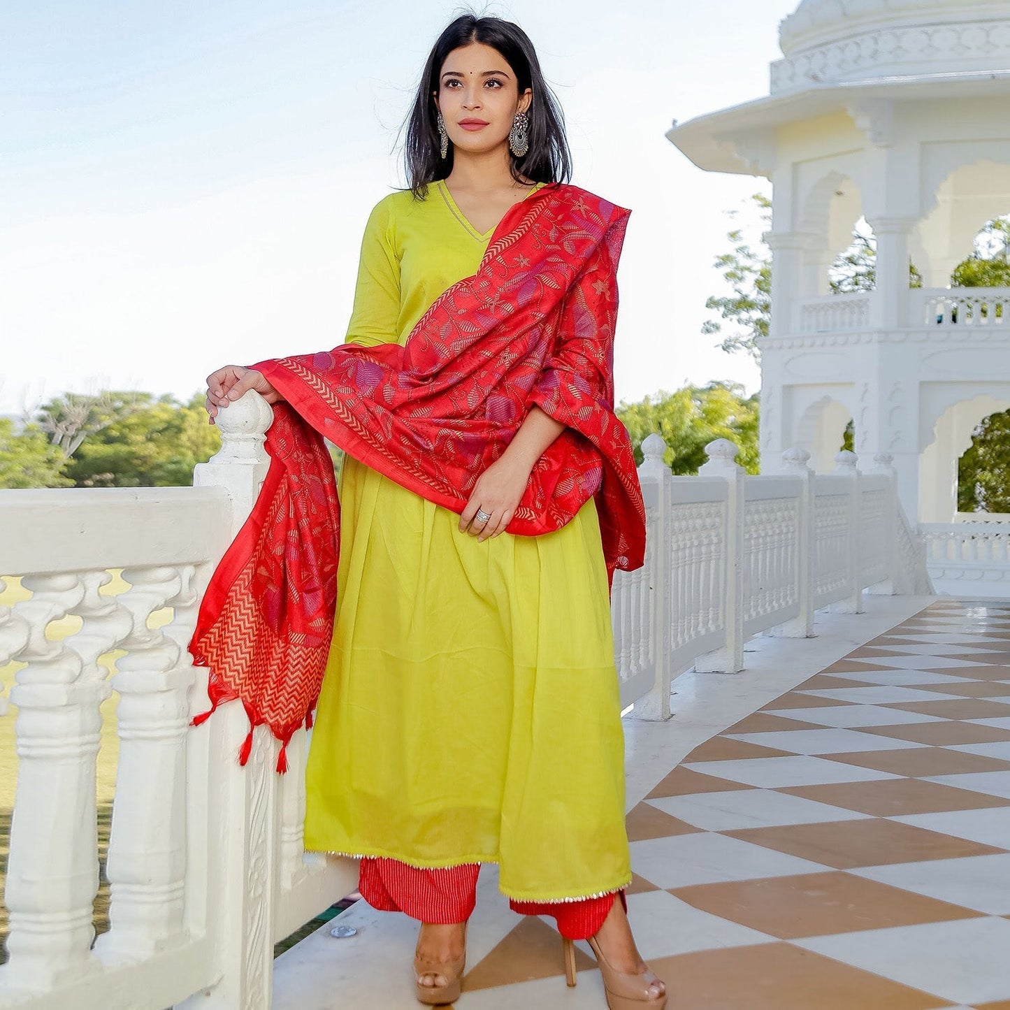 Katha Suit Set