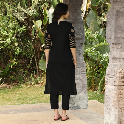 Geometric Ethnic Print Kurta With Trousers Set