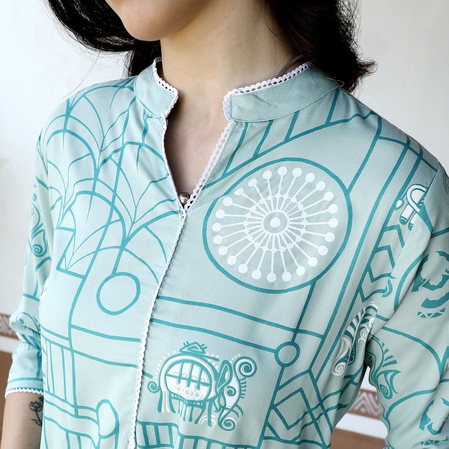 Metallic Flora Print Kurta With Trousers Set
