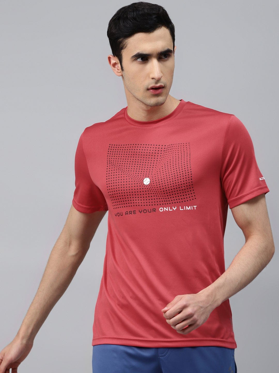 Alcis Men Solid Red Crew