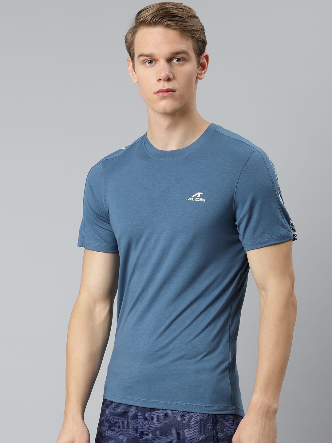 Alcis Men Blue Brand Logo Printed Slim Fit T-shirt