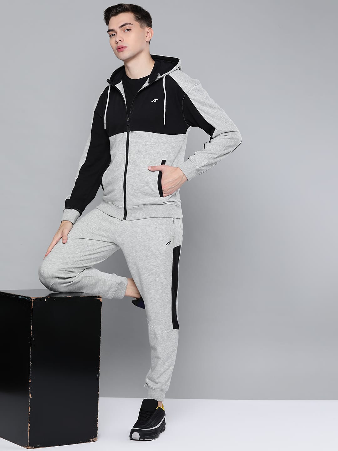 Alcis Men Colorblock Multicolor Track Suit