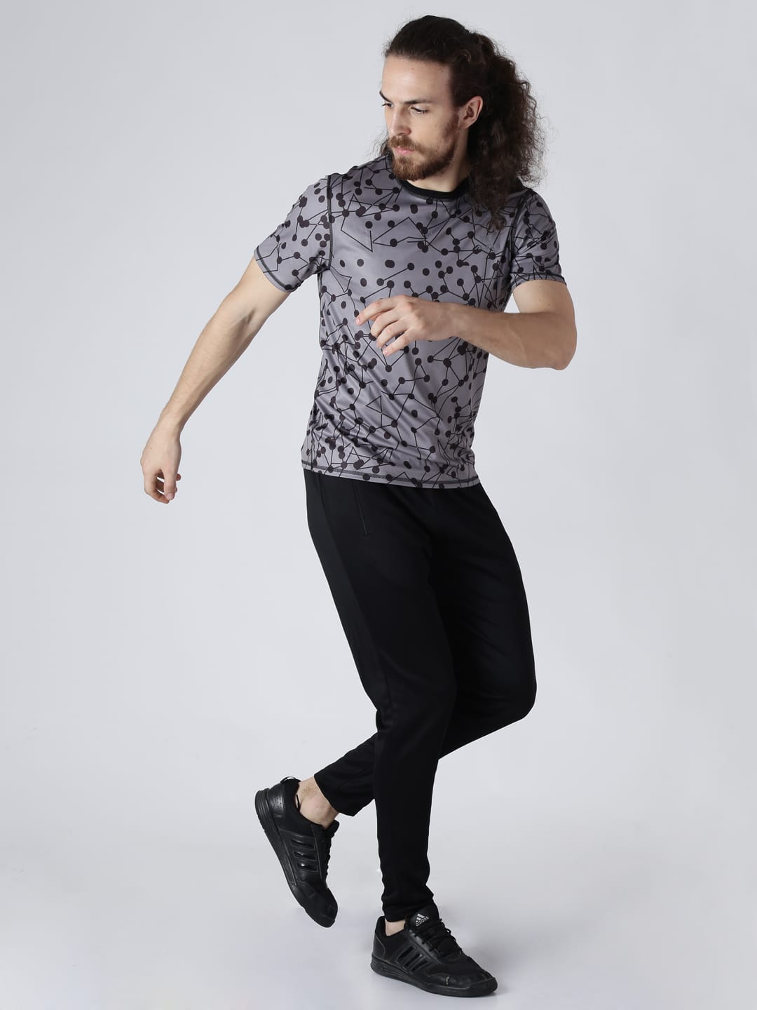 Alcis Men Taupe & Black Printed Round Neck Outdoor Reversible T-shirt