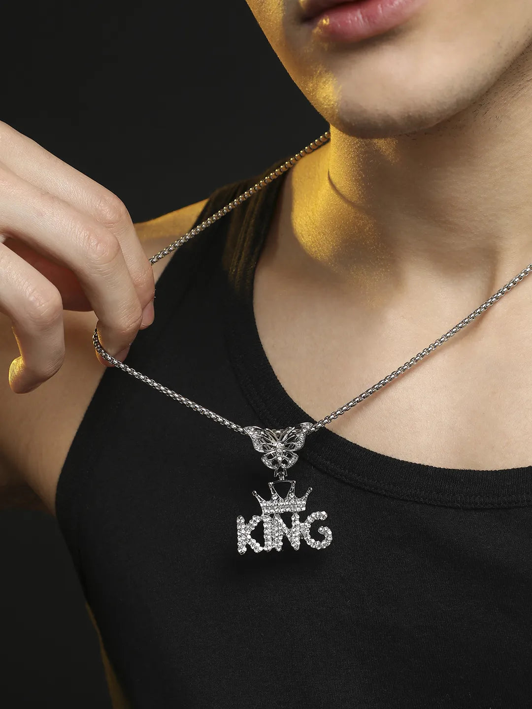 Mens-Embellished-King-Pendant-Necklace-Silver