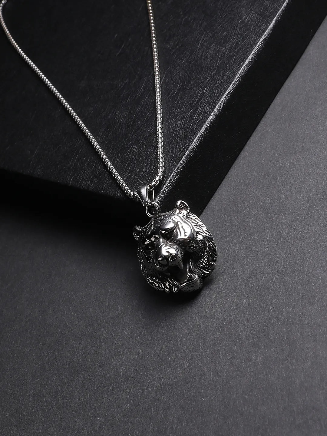 Tiger Pendant with Chain - Silver