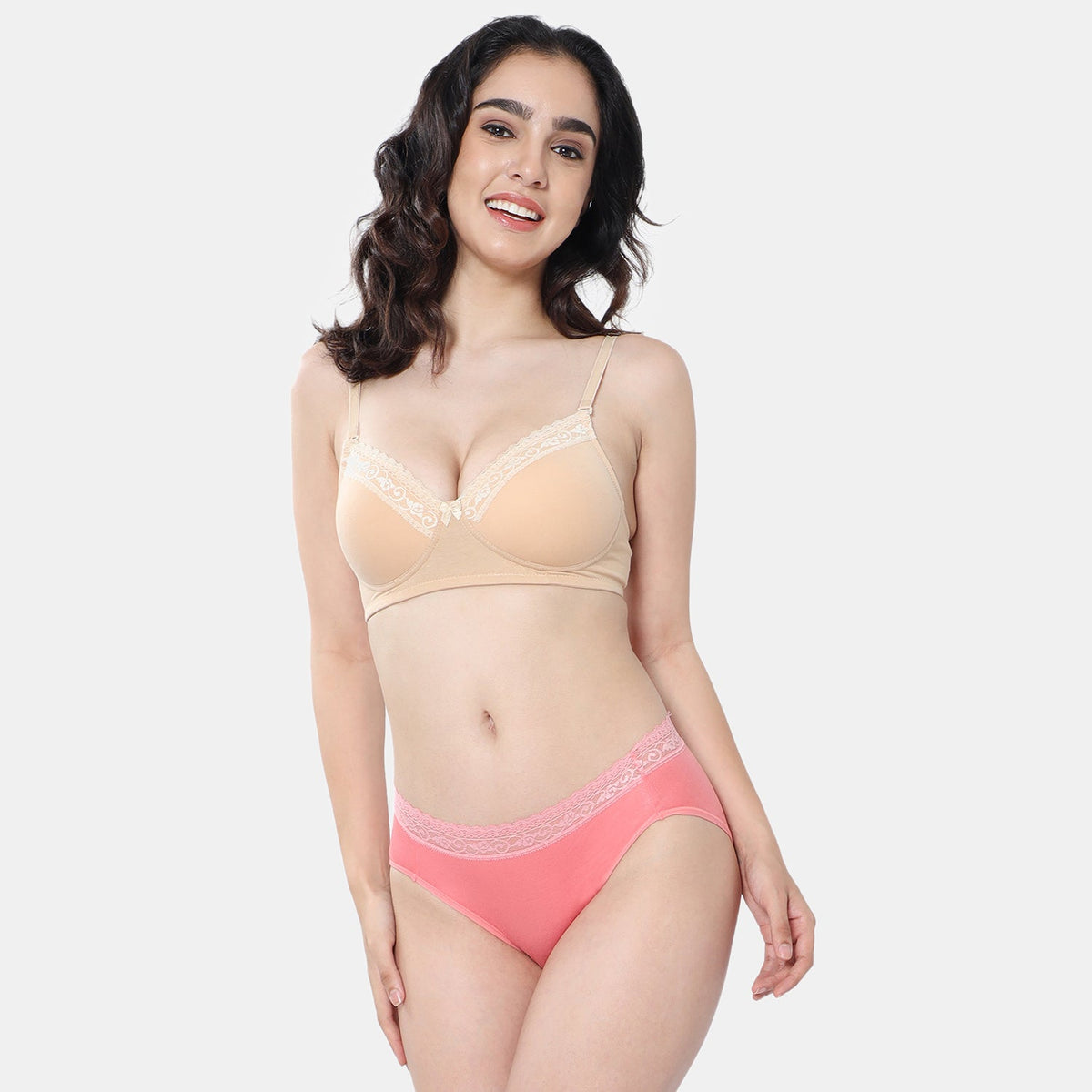 Envie Padded Non-Wired 3/4th Coverage T-Shirt Lace Bra