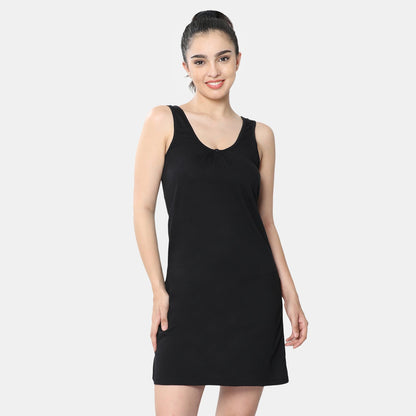Envie Relaxed Fit Scoop Neck Broad Shoulder Kurta Slip