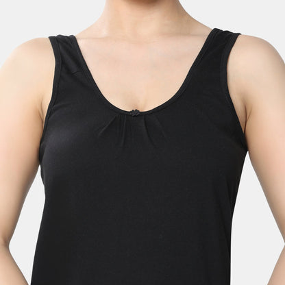 Envie Relaxed Fit Scoop Neck Broad Shoulder Kurta Slip