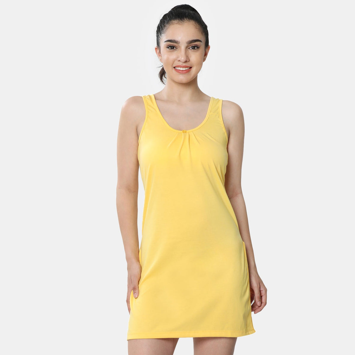 Envie Relaxed Fit Scoop Neck Broad Shoulder Kurta Slip