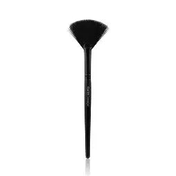 Faces Canada Highlighter Fan Brush 1 PIECE
