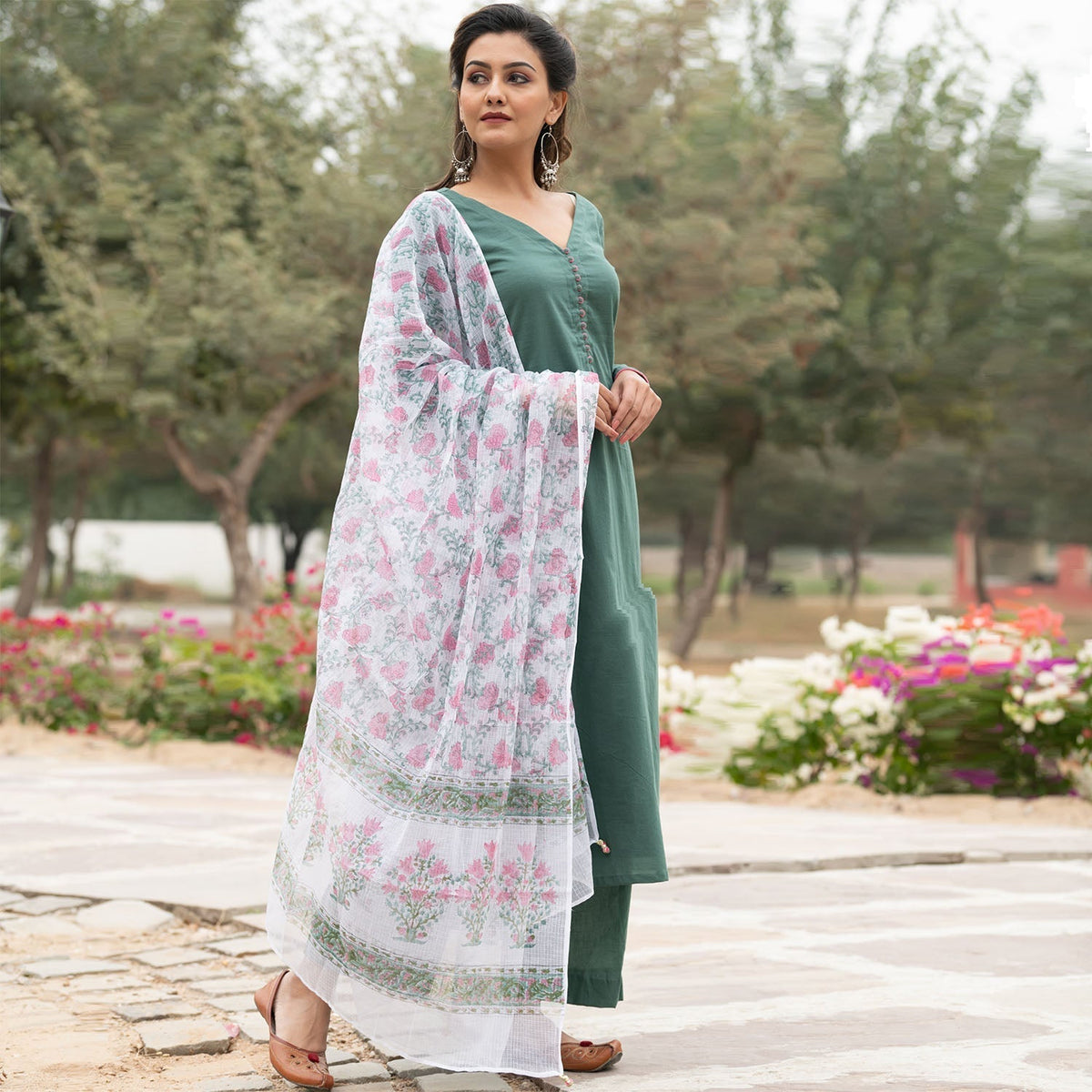 Green Doria Dupatta Suit Set With Doria Dupatta - Ambraee