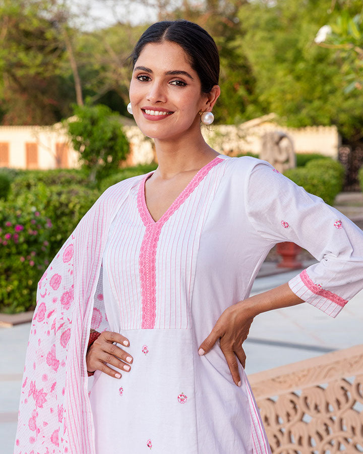 Snow White Doriya Suit Set