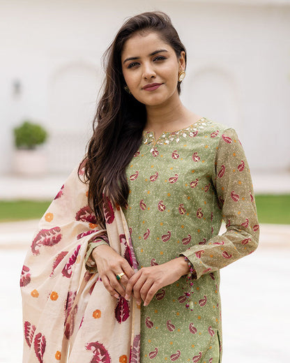 Kamya Suit Set