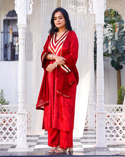 ALEEZA VELVET SUIT SET