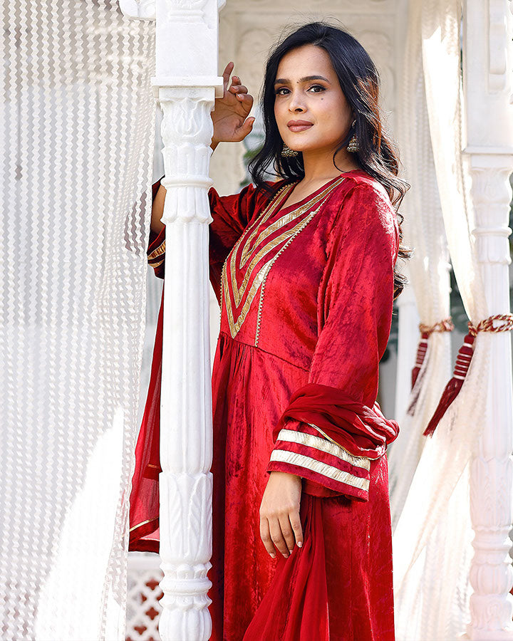 ALEEZA VELVET SUIT SET