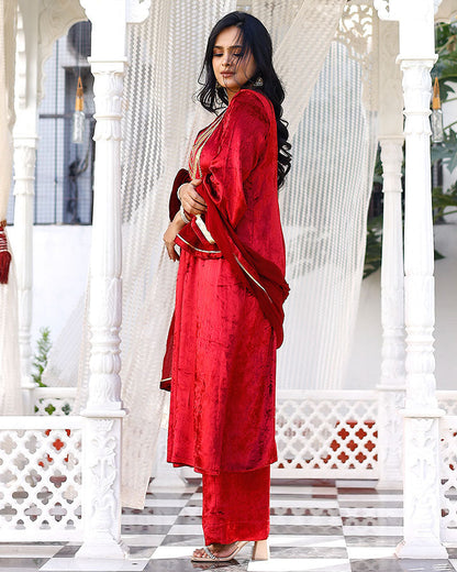 ALEEZA VELVET SUIT SET