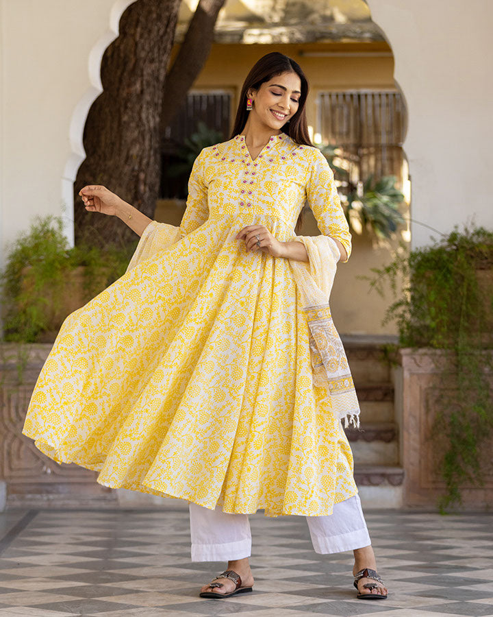 MRIDULA BLOCK SUIT SET