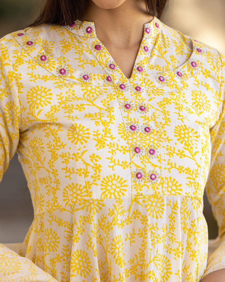MRIDULA BLOCK SUIT SET