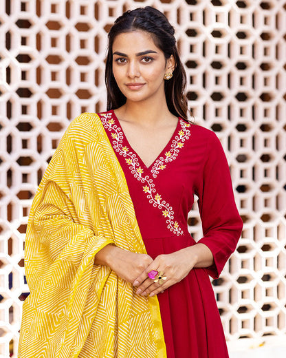 RUHI EMBROIDERED SUIT SET