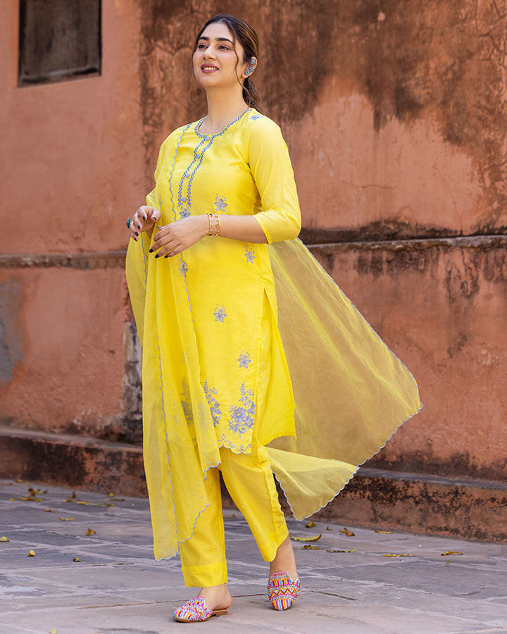 MAHIRA CHANDERI SUIT SET