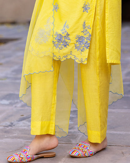 MAHIRA CHANDERI SUIT SET