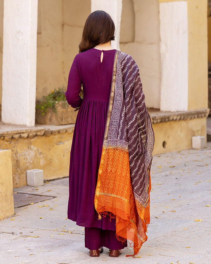 RASIN EMBROIDERED SUIT SET