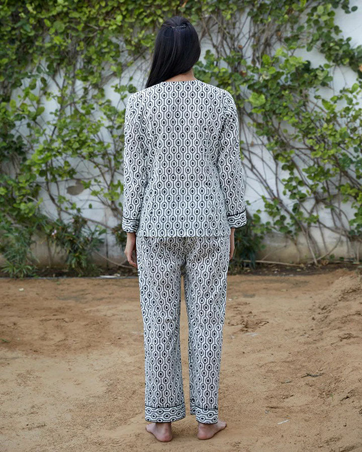Comfortable cotton night suit ensemble in black and white circles