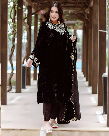 Sanvara Gulab Velvet Kurta Set