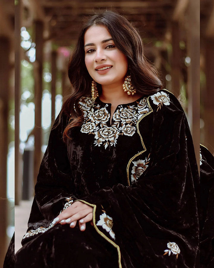 Sanvara Gulab Velvet Kurta Set