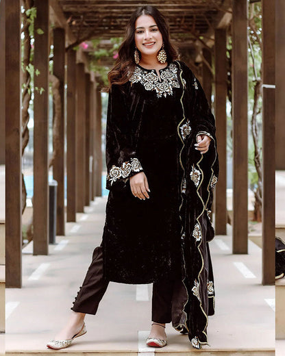 Sanvara Gulab Velvet Kurta Set