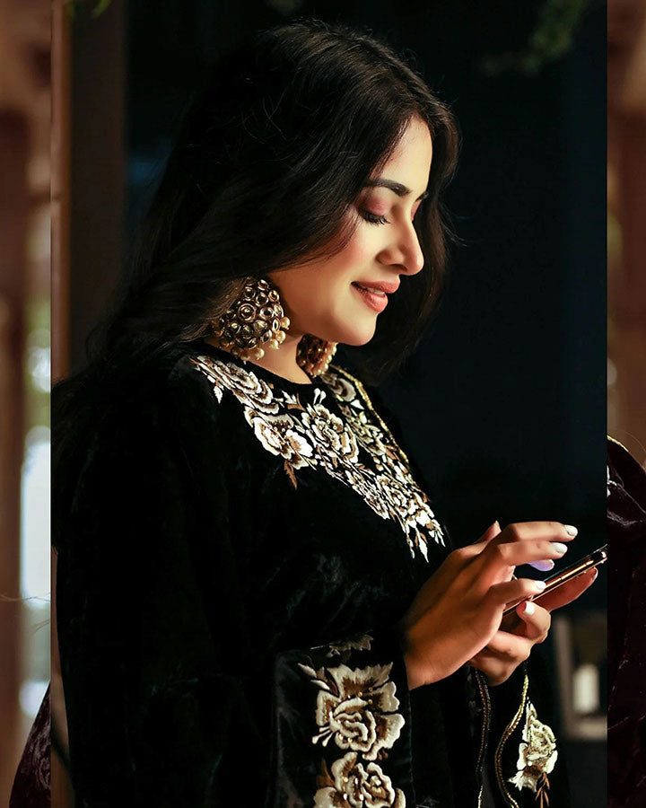 Sanvara Gulab Velvet Kurta Set