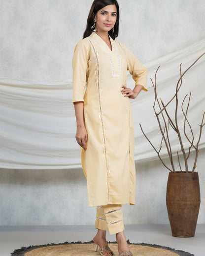 Shweta Kurti