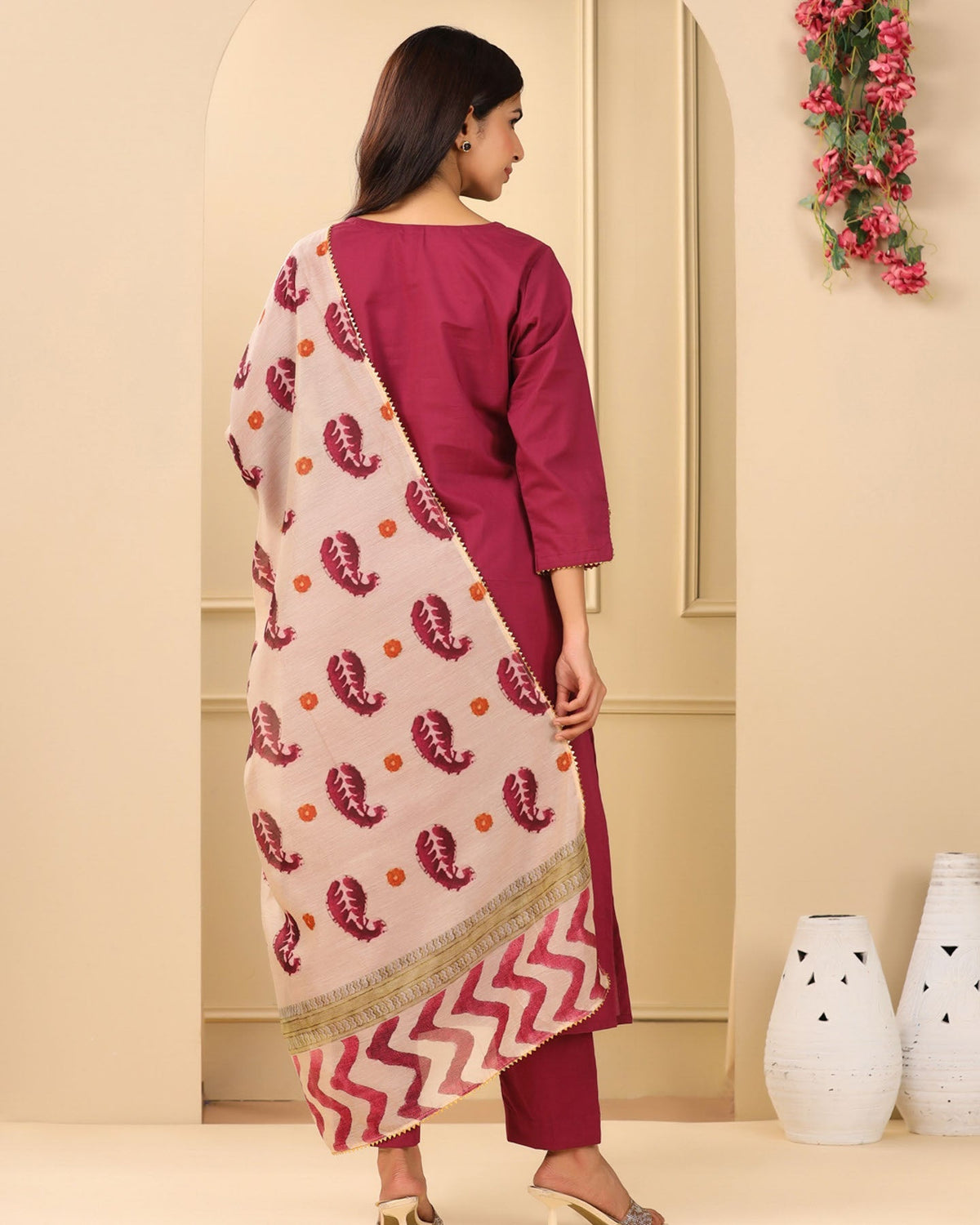 Devyani Suit Set