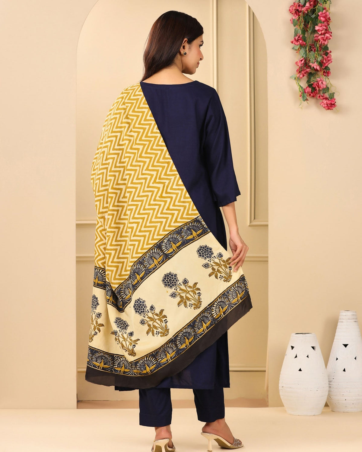 Garvi Suit Set