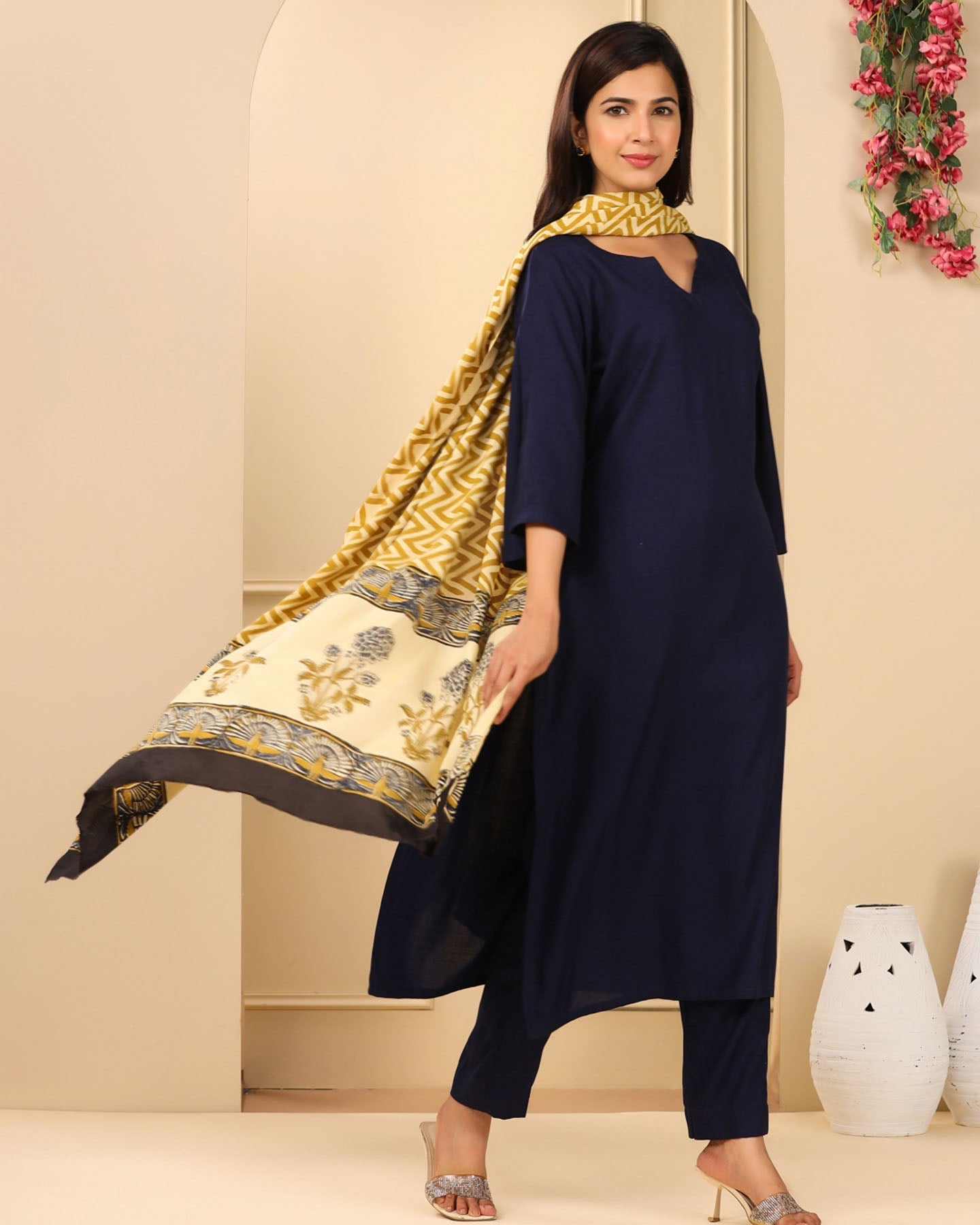Garvi Suit Set
