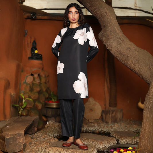Hibiscus Spot Kurta Set