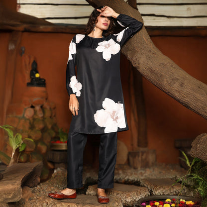 Hibiscus Spot Kurta Set