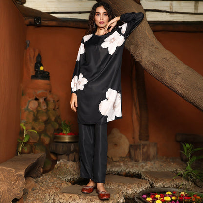 Hibiscus Spot Kurta Set