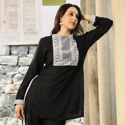 Schiffli-Block Kurta Set