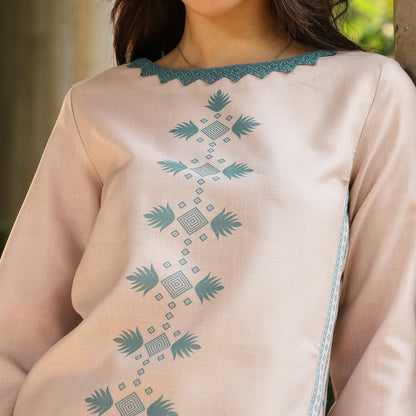 Constrast-Motif Kurta Set