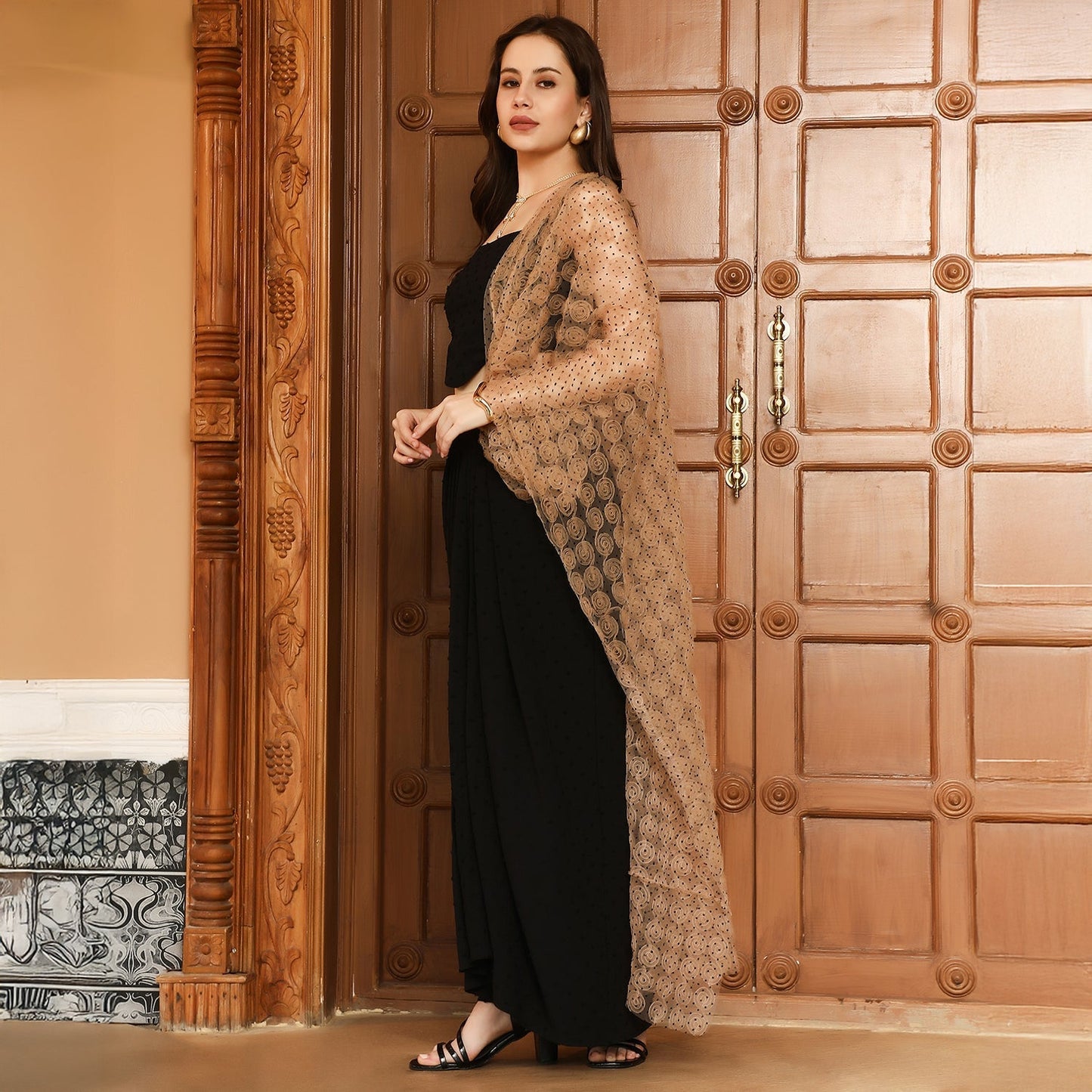 Rosa-Textured Pre-Draped Saree