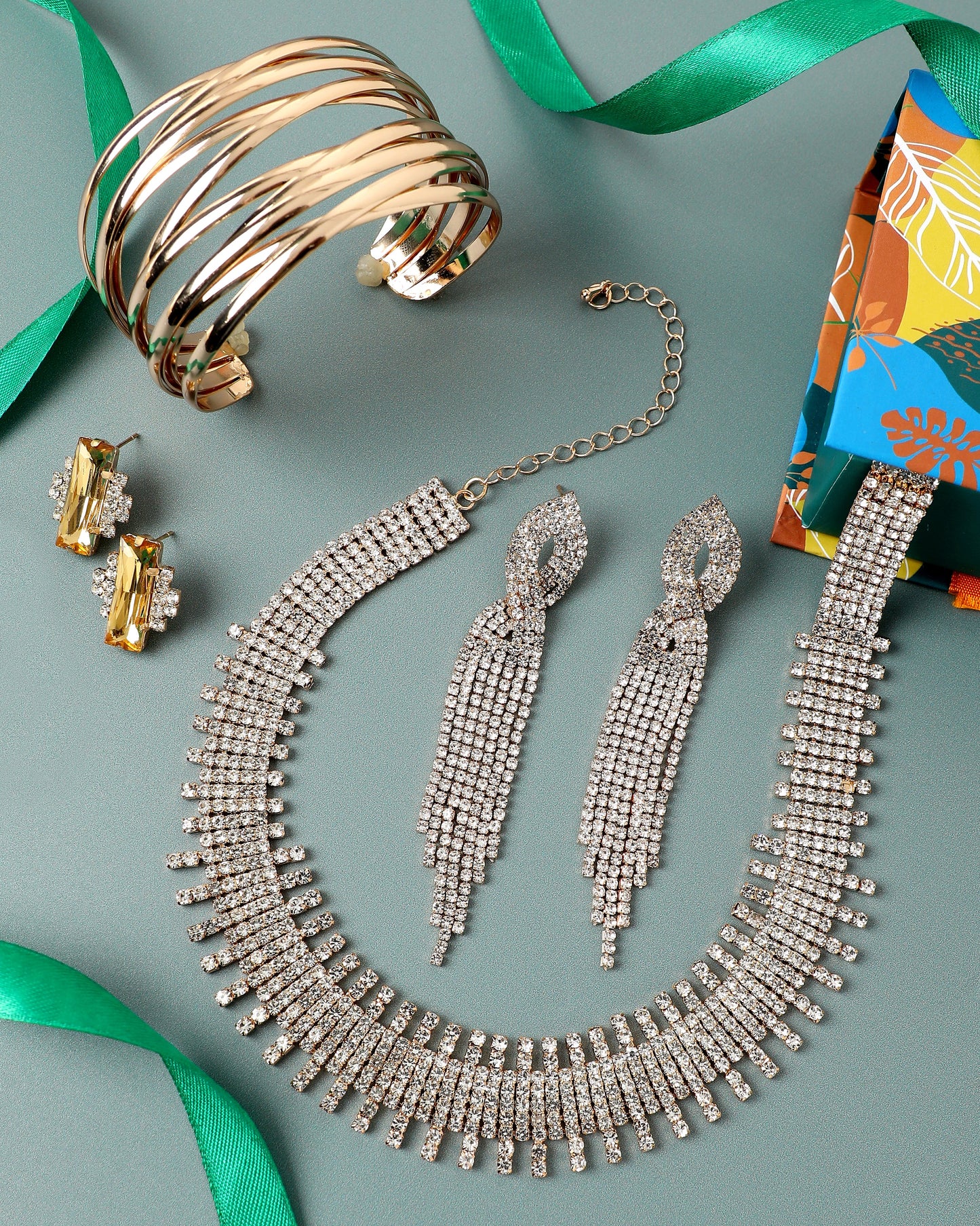 DESIGNER STONE NECKLACE WITH STUDS & BRACELET