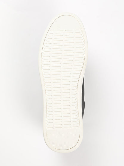 Men's Confident Black Sneakers with Perforated Finish