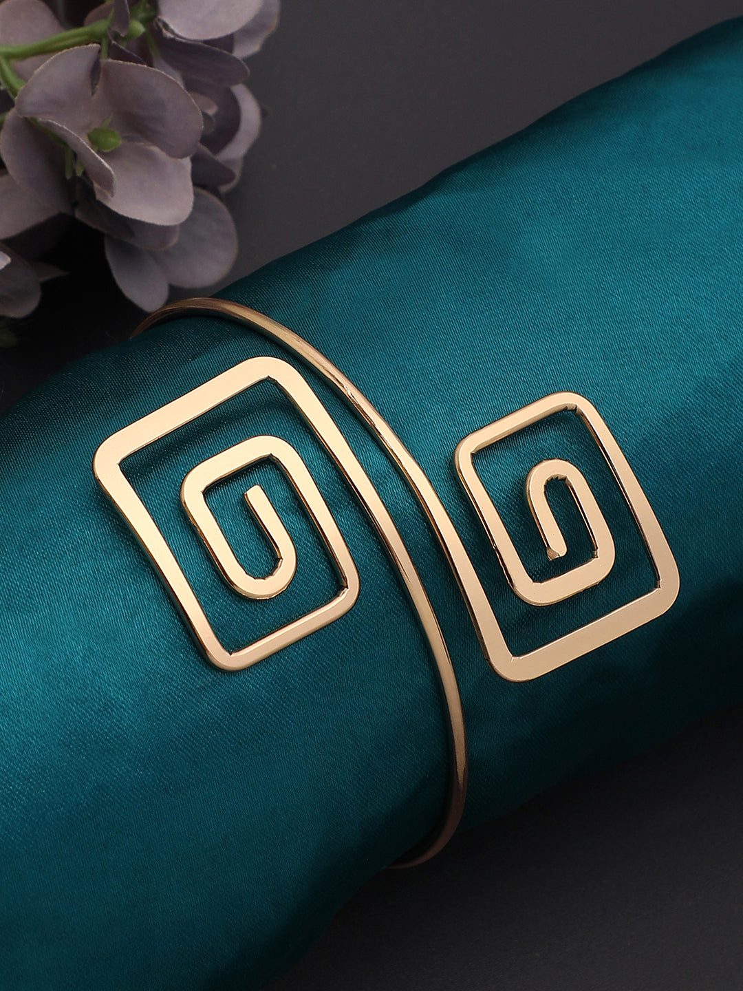 Puzzling Perfection Armlet