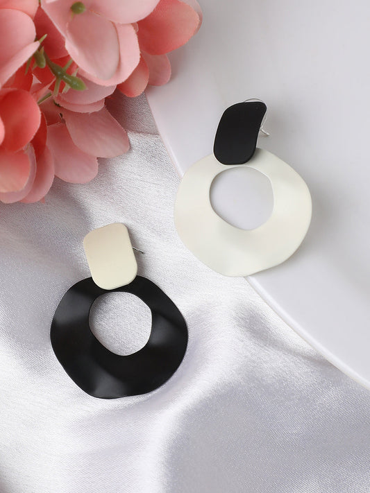 Silver Plated Designer Casual Drop Earring