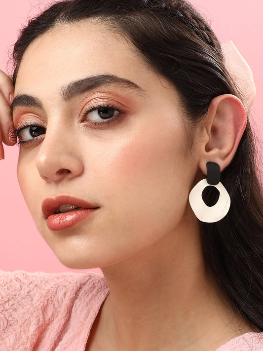 Silver Plated Designer Casual Drop Earring
