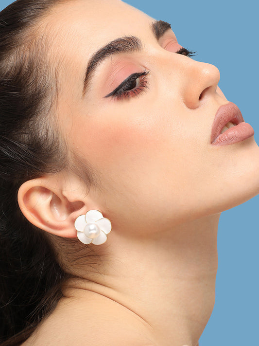 GOLD PLATED CASUAL PEARLS STUD FOR WOMEN